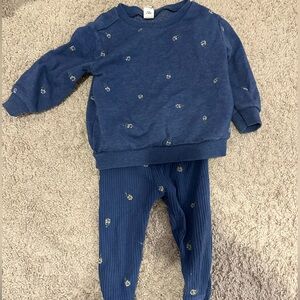 Old Navy 12-18 month sweatshirt matching set
